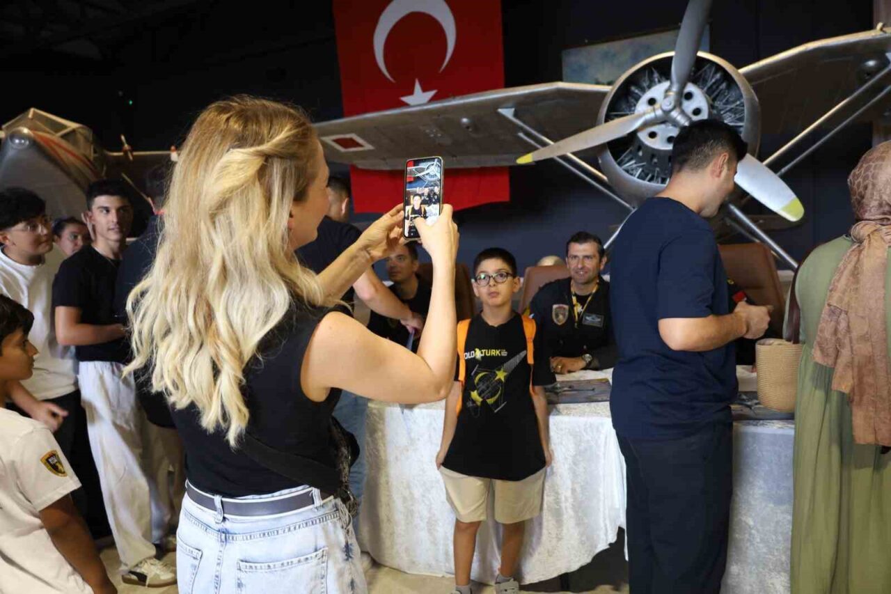 İstanbul Hava Müzesi’nde SOLOTÜRK kuyruğu 34 Bülten Medya -