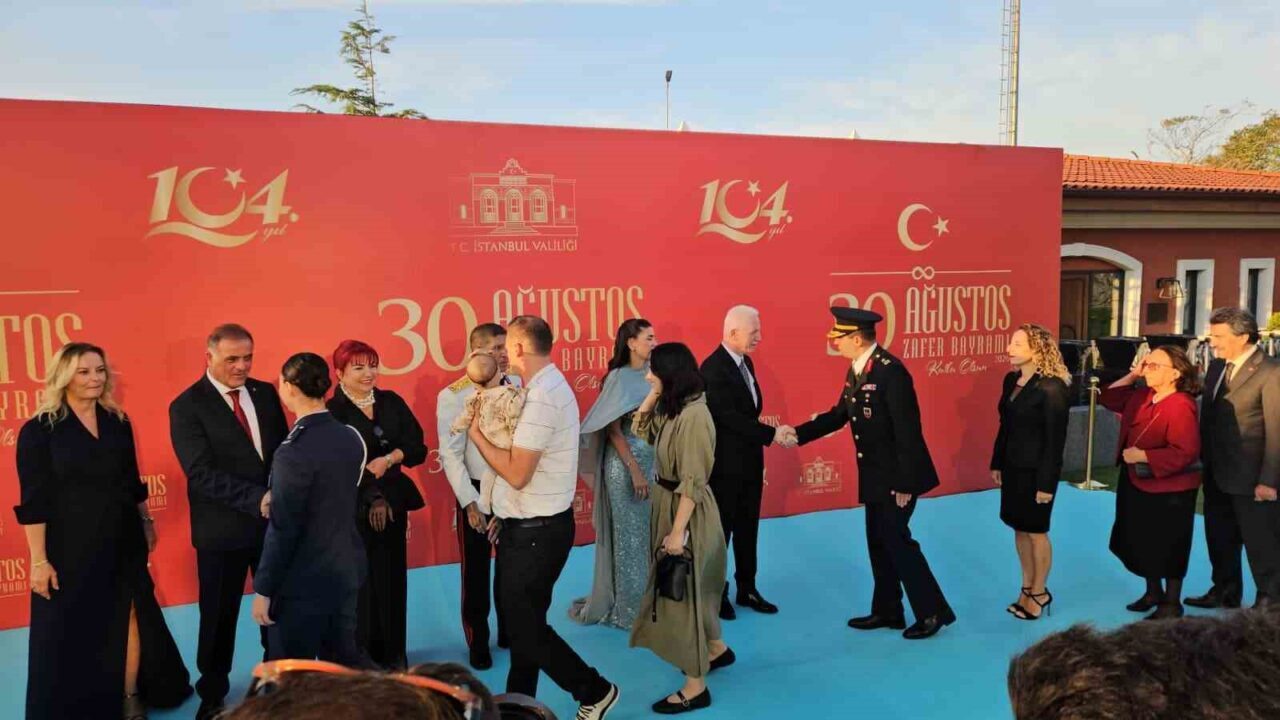 İstanbul Valiliğinden "30 Ağustos Zafer Bayramı" resepsiyonu 19 Bülten Medya -