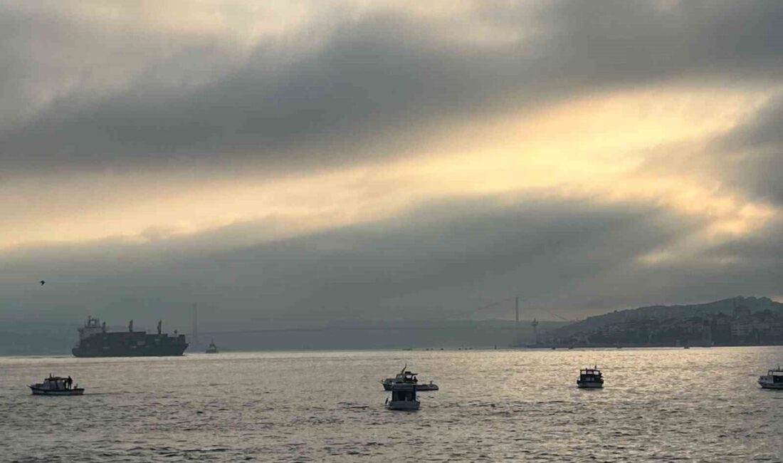 İstanbul’da sabah saatlerinde sis etkili oldu İstanbul’da sabah saatlerinde etkisini artıran yoğun sis İstanbul Boğazı’nda görüntülendi.