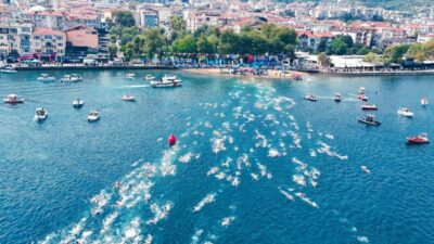Kocaeli’de Ulusal Açık Su Yüzme Yarışları’nda 471 yüzücü İzmit Körfezi’ni