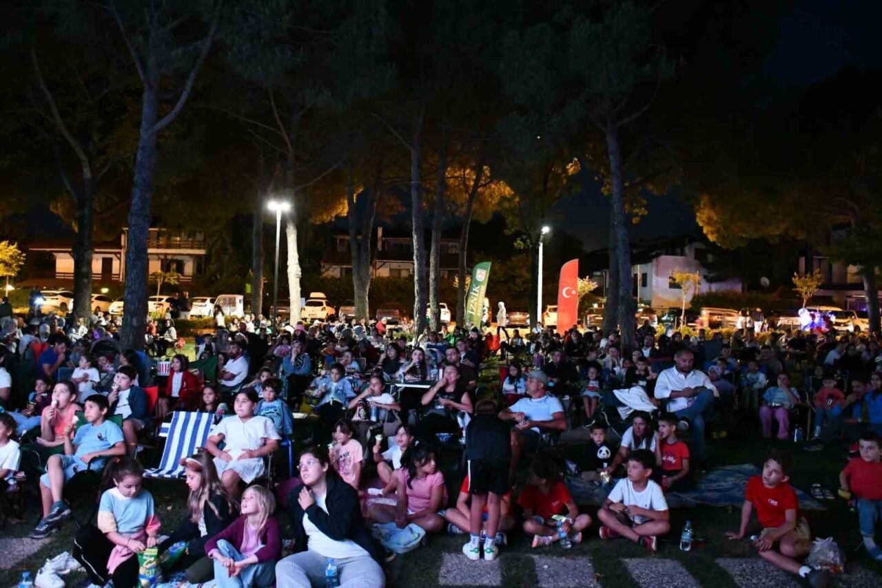 İznik’te yazlık sinema sezon finali yaptı 16 Bülten Medya -
