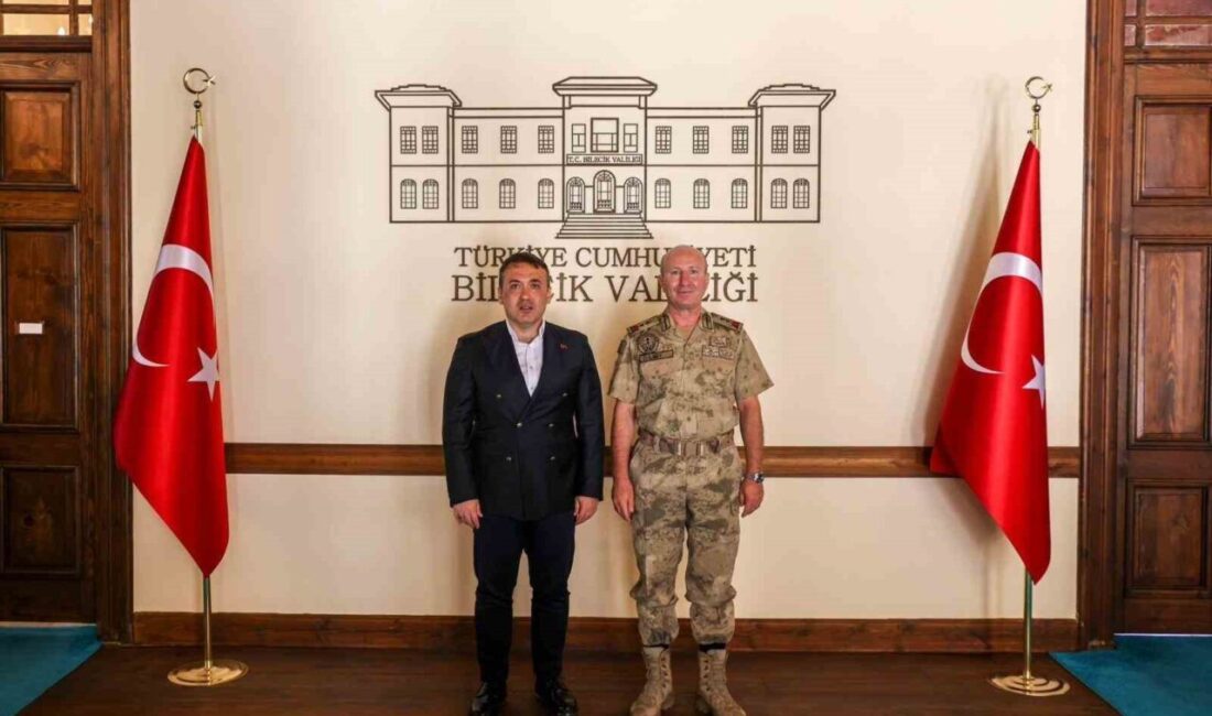 Jandarma Eğitim Komutanı İlbey’den Vali Sözer’e ziyaret Jandarma Eğitim Komutanı Tümgeneral Nail İlbey, Bilecik Valisi Faik Oktay