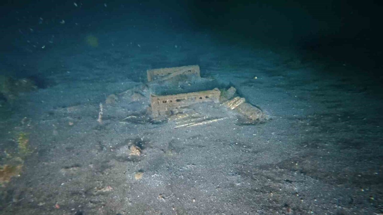 Japon mimar Yoshinori Moriwaki 17 Ağustos depreminin izlerini su altında inceledi 18 Bülten Medya -