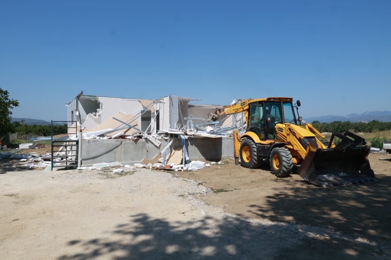 Kaçak bina yıkımında hayat kurtaran müdahale 18 Bülten Medya -