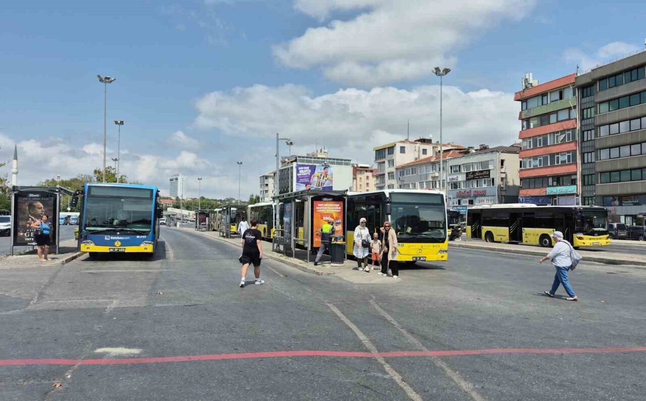 Kadıköy’de peronların kaldırılması vatandaşı isyan ettirdi: "Bu mağduriyeti niçin bize yaşatıyorsunuz" 20 Bülten Medya -