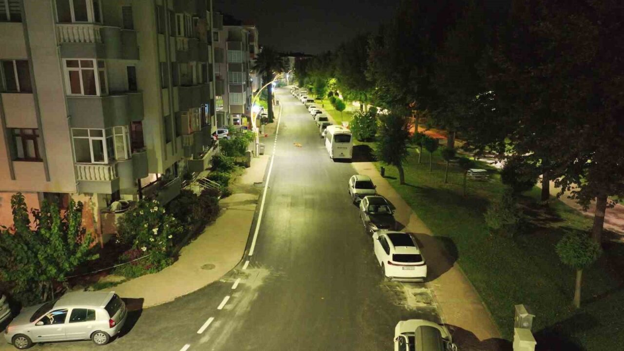 Karamürsel’deki 1,2 kilometrelik caddede üstyapı çalışmaları tamamlandı 7 Bülten Medya -