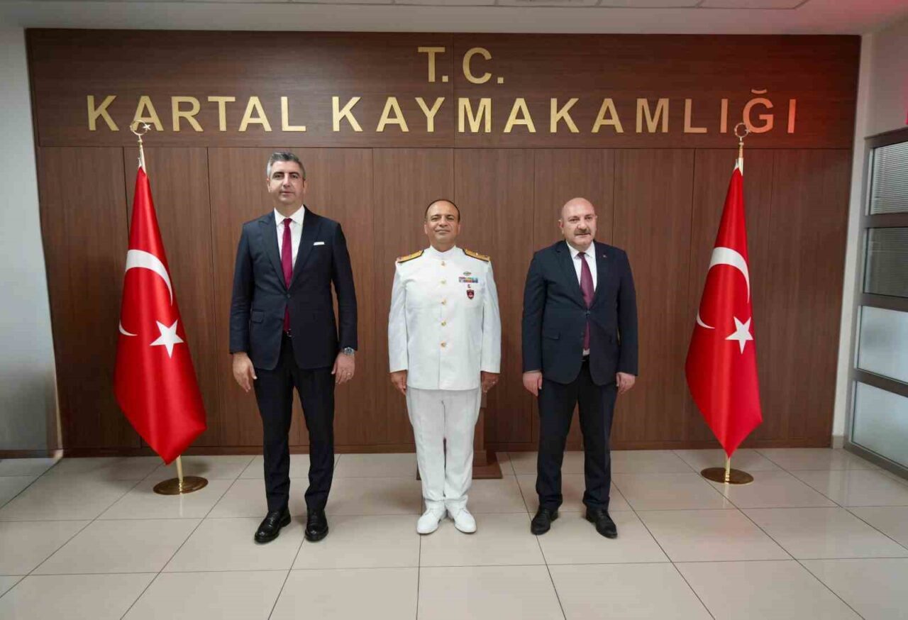Kartal’da 30 Ağustos coşkusu çelenk töreniyle başladı 20 Bülten Medya -
