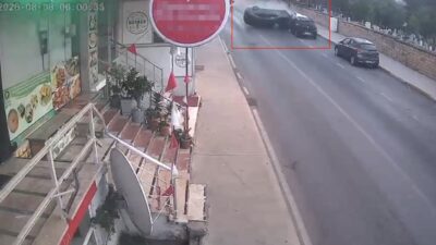Kartal’da yokuş aşağı süratli şekilde inen otomobil, park halindeki 3