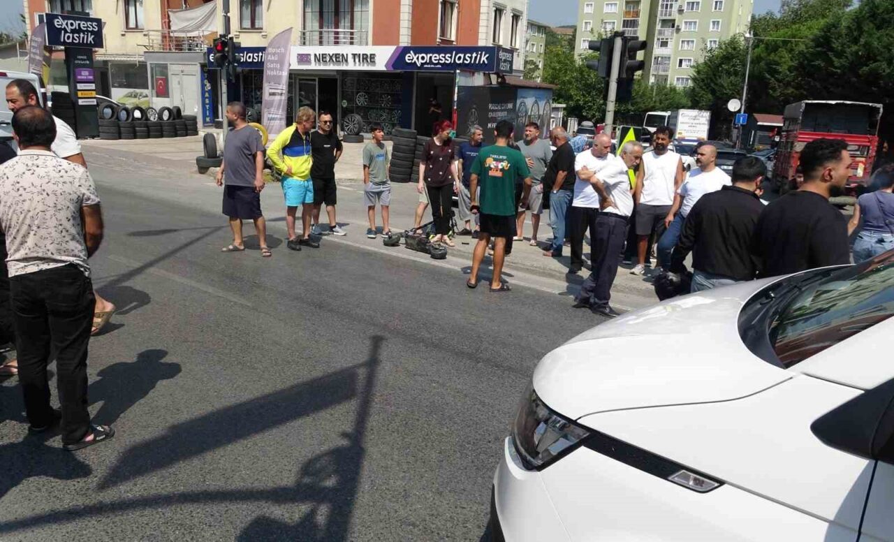 Scooter sürücüsüne minibüs çarptı! 2 Bülten Medya -