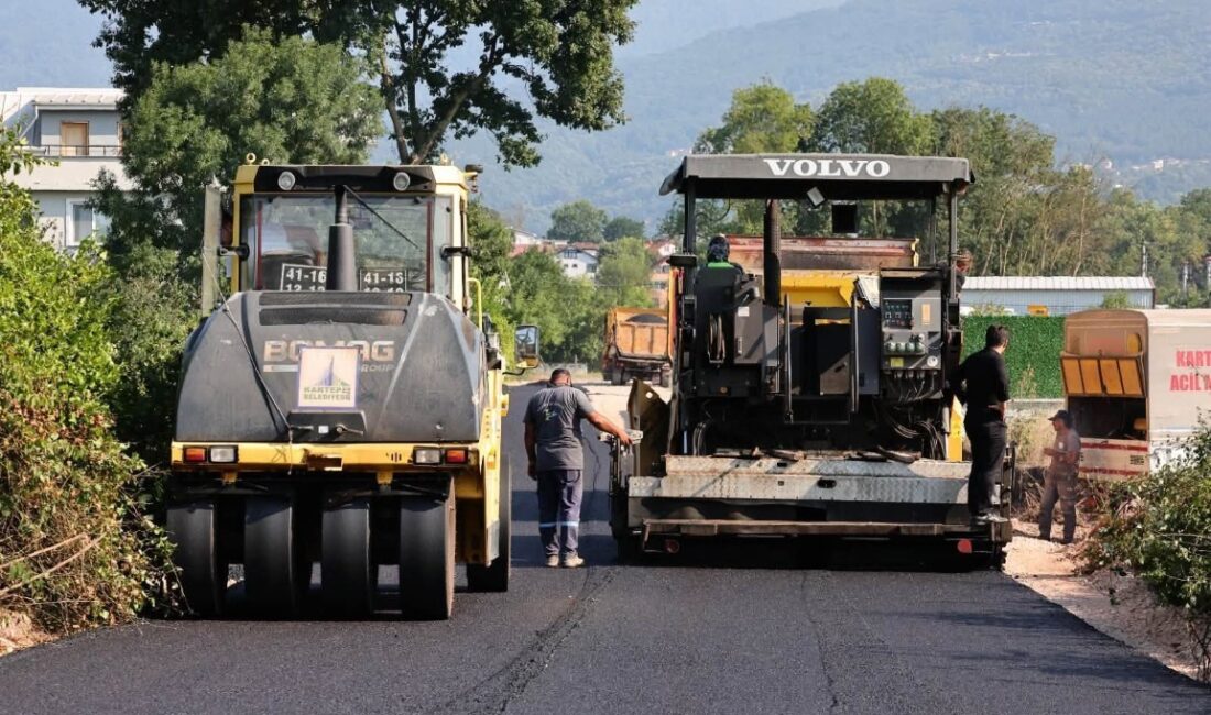 Kartepe’de 4 sokakta asfalt mesaisi Kartepe’de ulaşım konforunu artırmak amacıyla sürdürülen üstyapı çalışmaları kapsamında Fatih