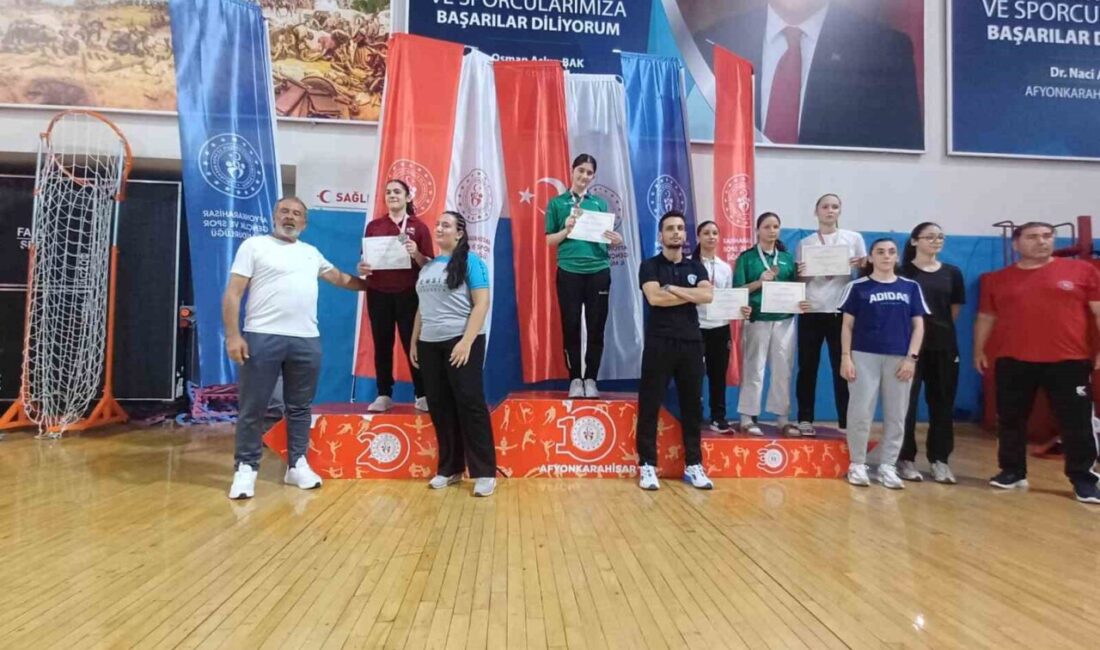 Kartepeli karateci Hayrunisa Sadan, ANALİG’de Türkiye şampiyonu oldu Afyonkarahisar’da düzenlenen Anadolu Yıldızlar Ligi (ANALİG) Karate Şampiyonası finallerinde mücadele