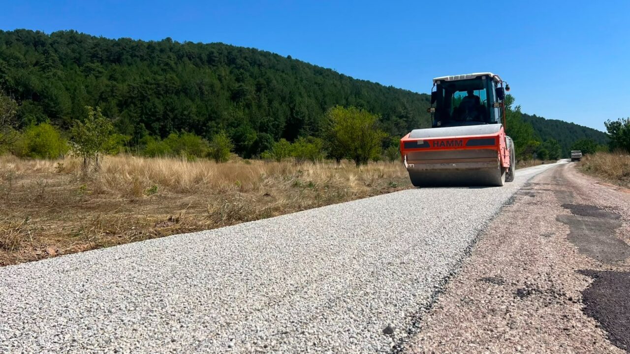 Bursa Büyükşehir Belediyesi, Keles’te 3 mahallede toplam 13 kilometrelik yol