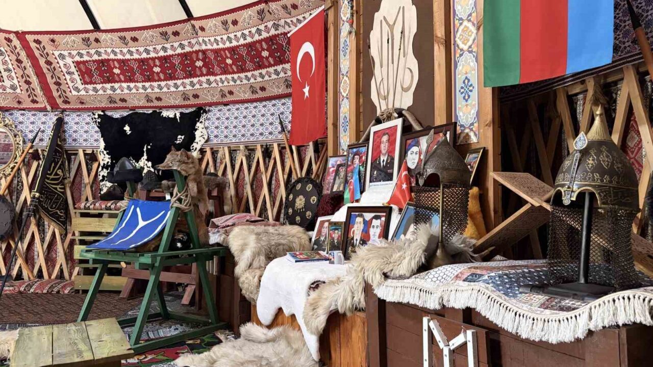 Kendi kurduğu otağında Malazgirt Zaferi’nin 955. yıl dönümünü kutladı 16 Bülten Medya -