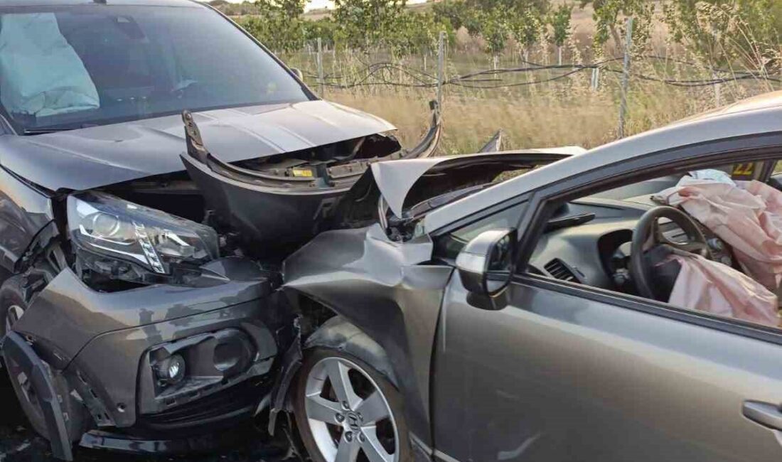 Keşan’da hafif ticari araç ile otomobil çarpıştı: 2 yaralı Edirne’nin Keşan ilçesinde hafif ticari araç ile otomobilin çarpışması sonucu