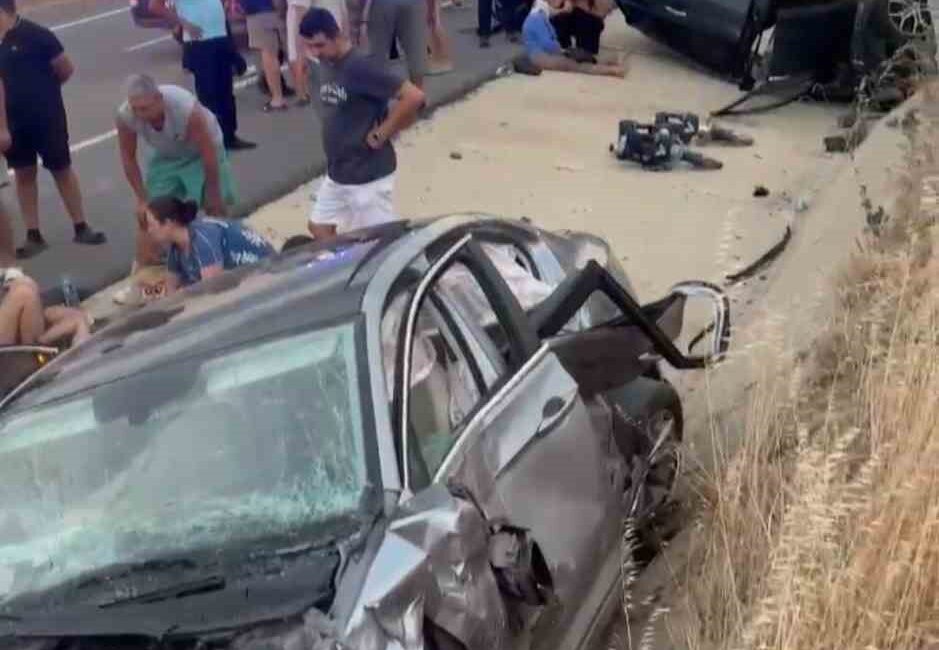 Keşan’da iki otomobil çarpıştı: 9 kişi yaralandı Edirne’nin Keşan ilçesinde iki otomobilin çarpışması sonucu meydana gelen kazada
