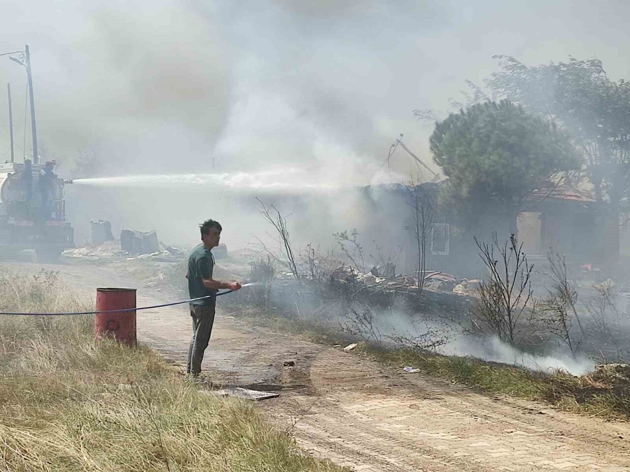 Keşan’da otluk alandaki yangında ev kül oldu 10 Bülten Medya -