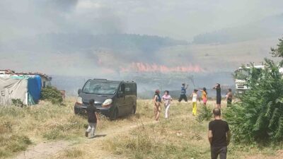 Edirne’nin Keşan ilçesinde otluk alanda çıkan yangında bir ev kullanılamaz