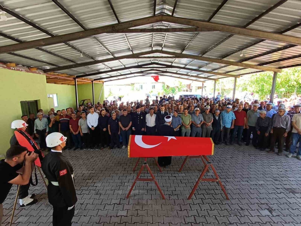 Kıbrıs Gazisi Hüseyin Temel son yolculuğuna uğurlandı 13 Bülten Medya -