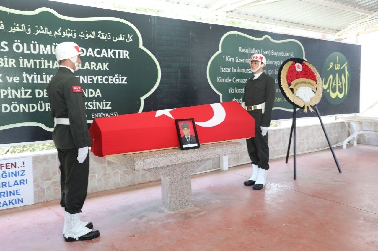 Kıbrıs Gazisi, resmi törenle son yolculuğuna uğurlandı 22 Bülten Medya -
