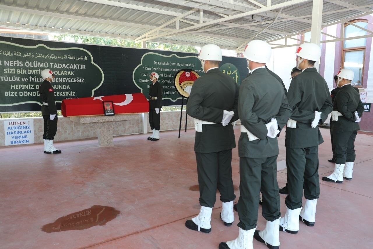Kıbrıs Gazisi, resmi törenle son yolculuğuna uğurlandı 21 Bülten Medya -