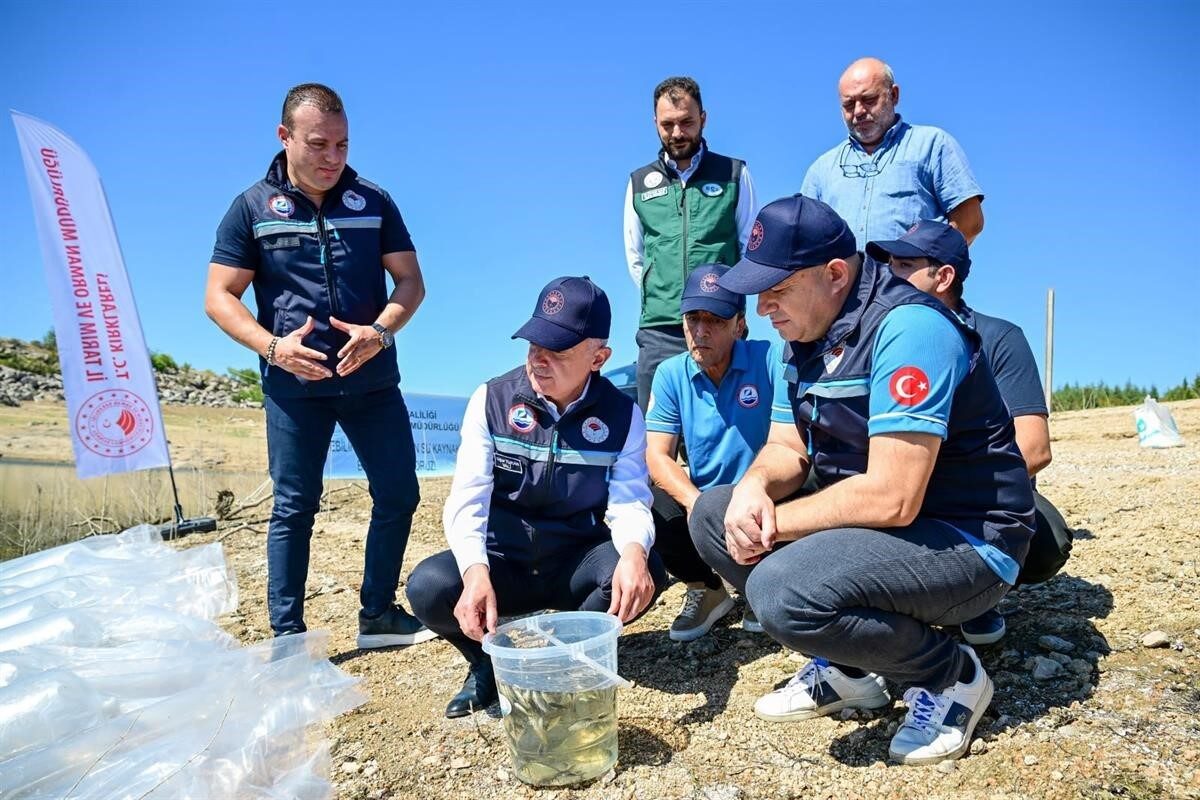 Kırklareli Barajı’na 450 bin yavru sazan bırakıldı 14 Bülten Medya -