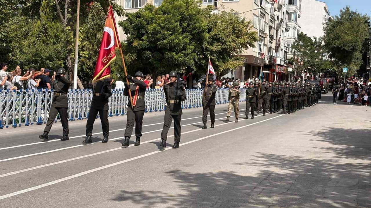Kırklareli’nde 30 Ağustos Zafer Bayramı’nın 104. yıl dönümü coşkuyla kutlandı 15 Bülten Medya -
