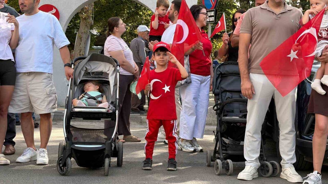 Kırklareli’nde 30 Ağustos Zafer Bayramı’nın 104. yıl dönümü coşkuyla kutlandı 16 Bülten Medya -