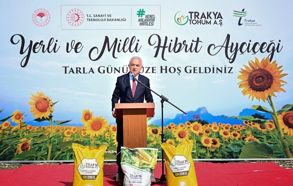 Kırklareli’nde yerli ve milli hibrit ayçiçeği hasadı gerçekleştirildi 8 Bülten Medya -
