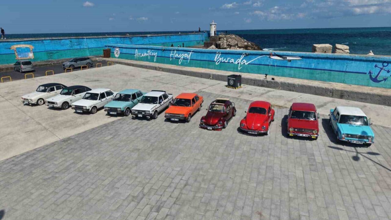 Klasik otomobil tutkunları Arnavutköy’de buluştu 24 Bülten Medya -