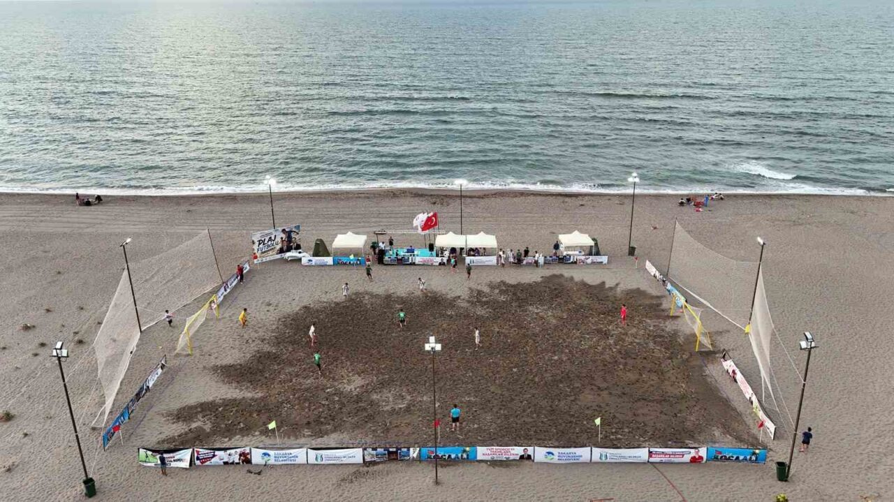 Kocaali sahilinde plaj futbolu heyecanı 12 Bülten Medya -