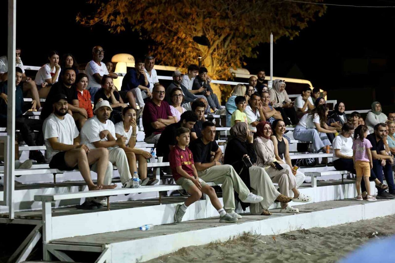 Kocaali sahilinde plaj futbolu heyecanı 10 Bülten Medya -