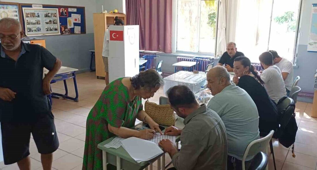 Kocadere,referandumda Teşvikiye’ye bağlanmaya ’evet’ dedi Yalova’nın Çınarcık ilçesine bağlı Kocadere köyünde, gerçekleştirilen referandumda vatandaşlar, köyün