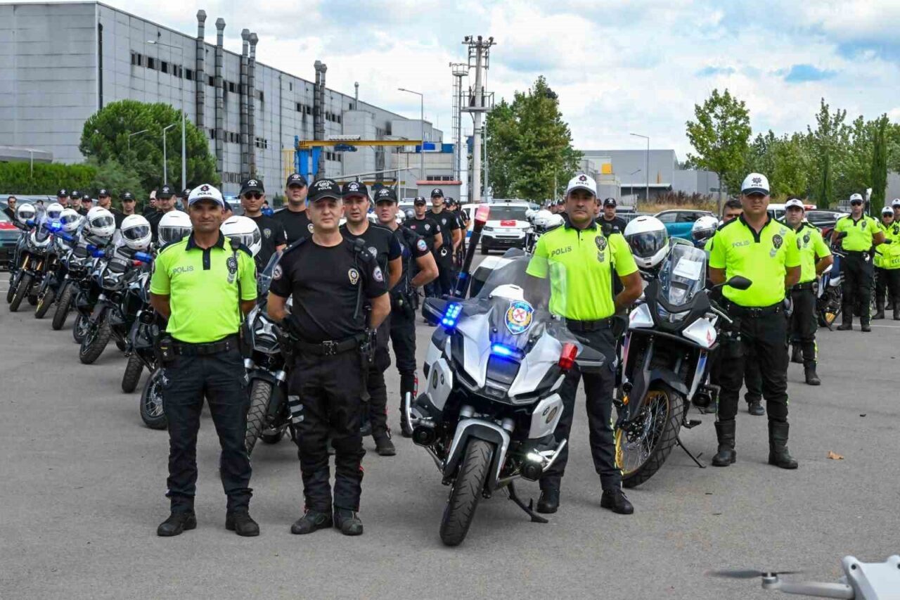 Kocaeli İl Emniyet Müdürlüğü filosuna 74 yeni araç katıldı 19 Bülten Medya -