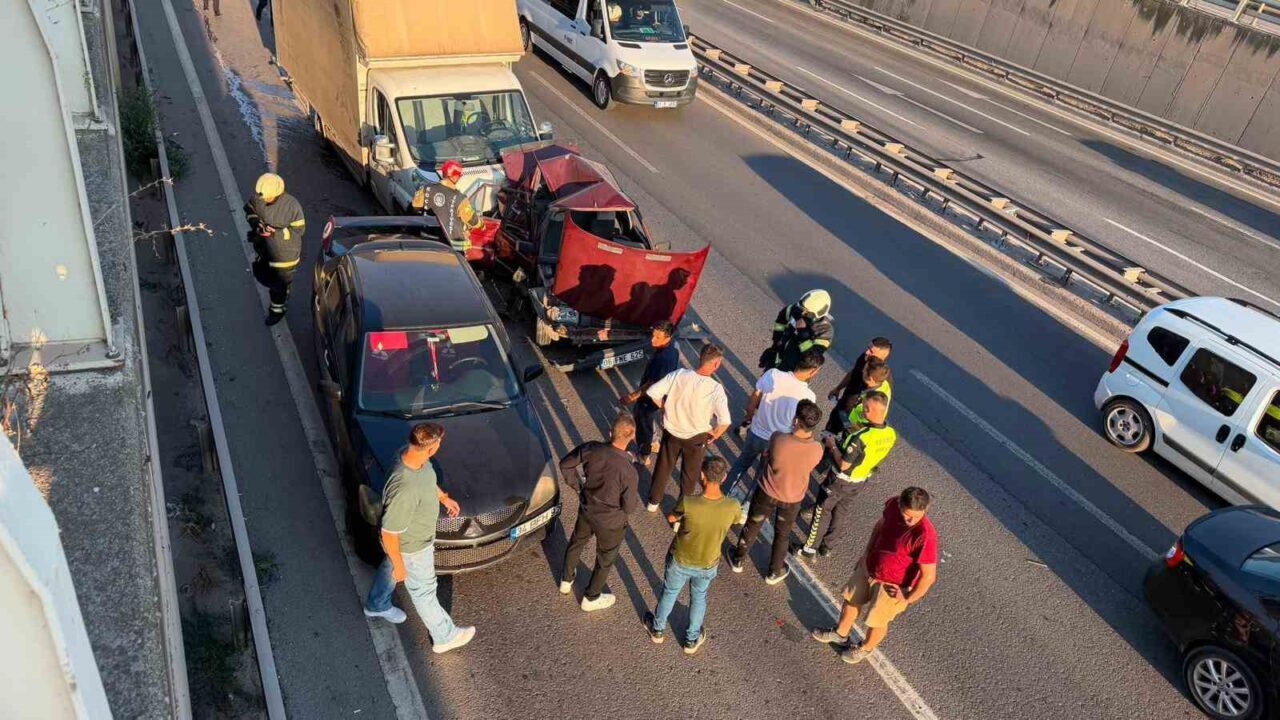 Zincirleme Kazada Şans Eseri Yaralanan Olmadı 1 Bülten Medya -