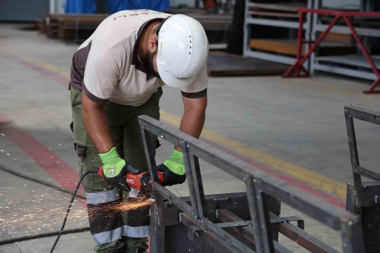 Kocaeli’de tramvay duraklarına 260 yeni bank yerleştiriliyor 18 Bülten Medya -