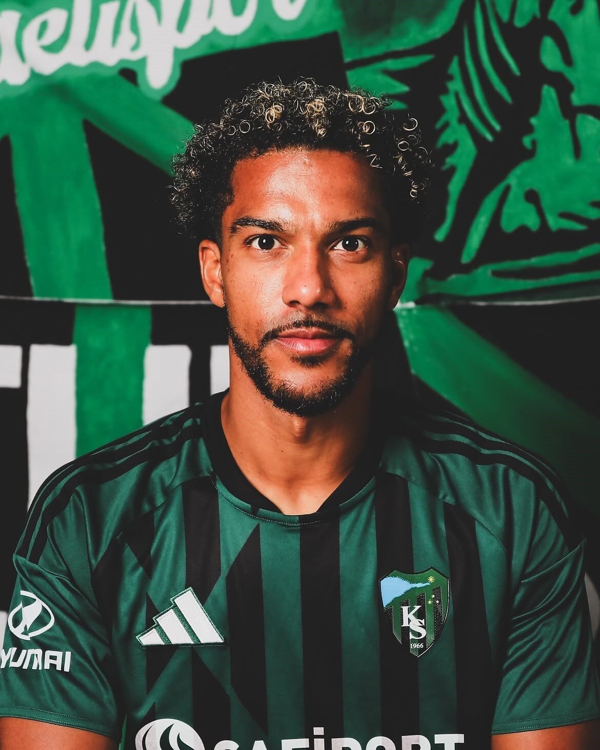 Kocaelispor, Florian Aye’yi kadrosuna kattı 8 Bülten Medya -