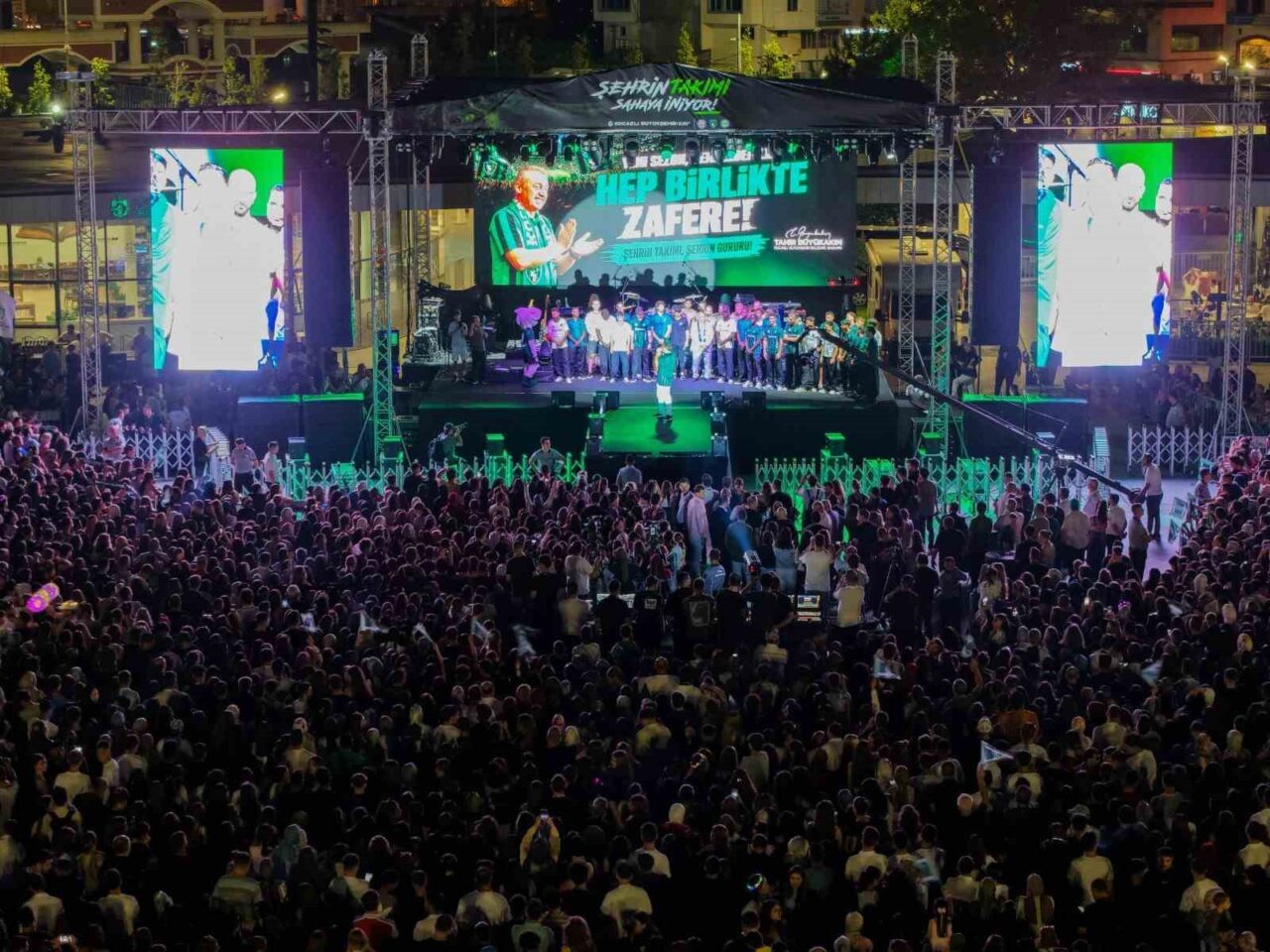 Kocaelispor yeni sezon öncesi gövde gösterisi yaptı: Metehan tanıtıldı, taraftar Buray’la coştu 29 Bülten Medya -