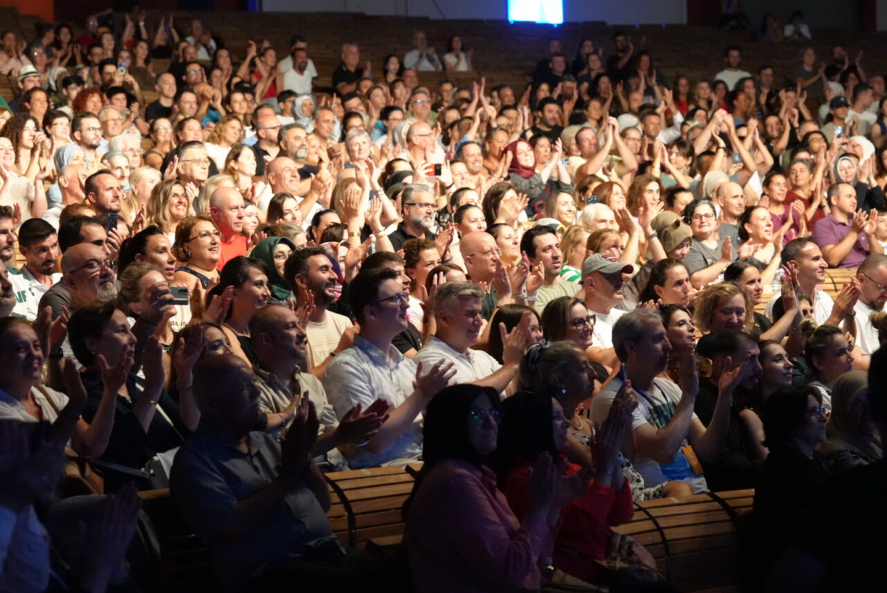 Fatih Erkoç'tan Bursa'da Nostalji Dolu Gece 1 Bülten Medya -