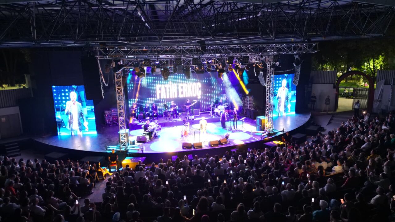 Fatih Erkoç'tan Bursa'da Nostalji Dolu Gece 2 Bülten Medya -