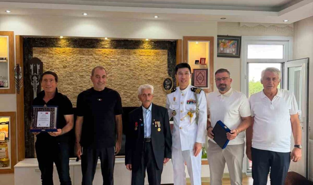 İstanbul Büyükçekmece’de yaşayan 104 yaşındaki Kore Gazisi Abdulhadi Yeşilkaya’ya hasta