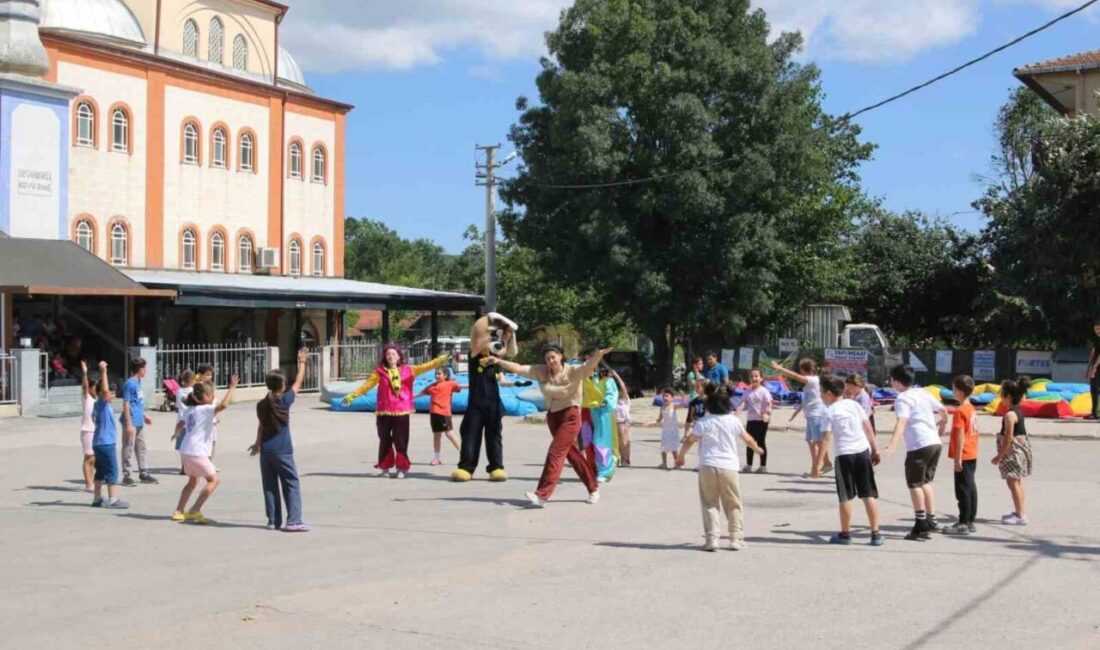 Körfez Belediyesi'nin "Yaz Seninle Güzel Mahalle Şenlikleri" bu kez Sevindikli