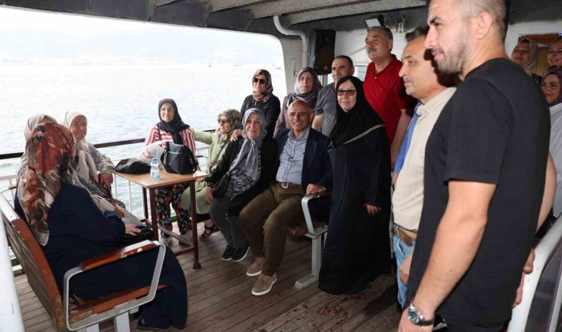 Körfez’in çınarları vapur gezisinde buluştu Körfez’de 60+ Aktif Yaşlanma Kulübü üyeleri ile huzurevi sakinleri, düzenlenen