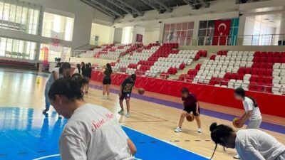 Bilecik’te koruma altındaki çocuklara basketbol eğitimi verildi. Bilecik Aile ve