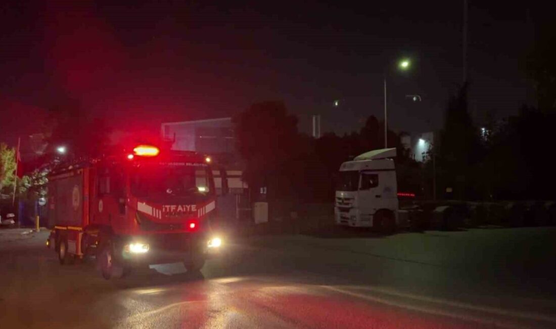 Kozmetik fabrikasında kimyasal madde alarmı Kocaeli’nin Gebze ilçesinde kozmetik üretimi yapılan bir fabrikada asansör kabinindeki