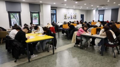 Sosyal belediyecilik anlayışıyla çalışmalarını sürdüren Küçükçekmece Belediyesi, gençleri üniversiteye hazırlık