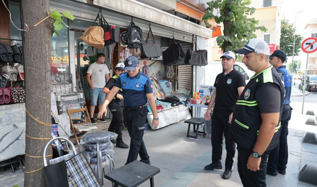 Küçükçekmece’de yaya hakkı için sıkı denetim Küçükçekmece’de zabıta ekipleri vatandaşların kaldırımları ve yolları güvenli ve rahat
