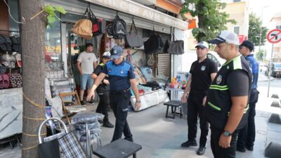 Küçükçekmece’de zabıta ekipleri vatandaşların kaldırımları ve yolları güvenli ve rahat