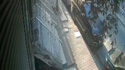 Küçükçekmece’de, sokakta oynayan ve yolun karşısına geçmek isteyen 5 yaşındaki