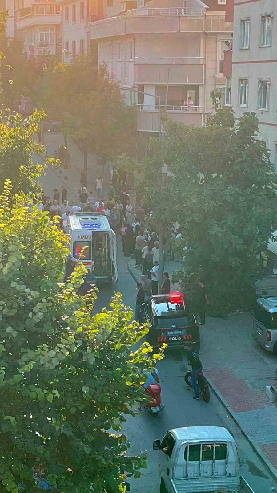 Küçükçekmece’de yolun karşısına geçen 5 yaşındaki çocuğa motosiklet çarptı 8 Bülten Medya -