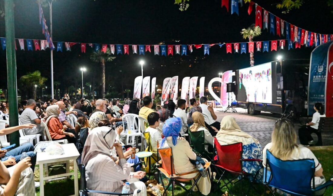 Bursa Büyükşehir Belediyesi’nin düzenlediği Kültürpark Yeşilçam Sinema Akşamları, Türk sinemasının